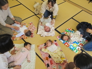今年初のあかちゃんサロン
