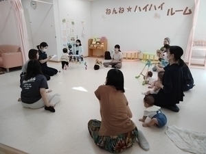 子育てサロン１０月の様子・１１月の予定