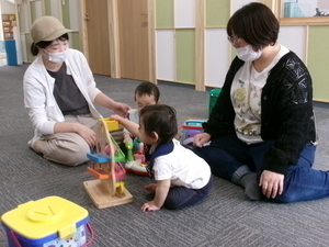 「子育てサロン」5月の様子・6月の予定