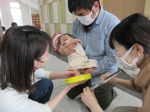 「子育てサロン」３月の様子・４月の予定