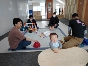 「子育てサロン」３月の様子・４月の予定