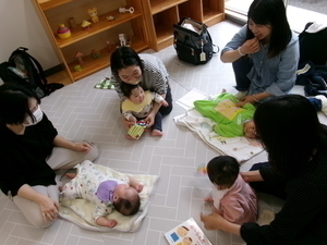 「子育てサロン」5月の様子・6月の予定