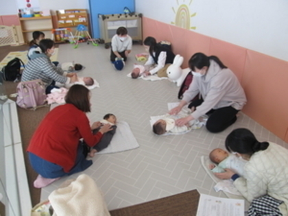 ３月１４日すくすくサロン「赤ちゃんにもママにも安心感は必要」