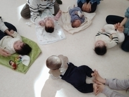 「子育てサロン」３月の様子・４月の予定